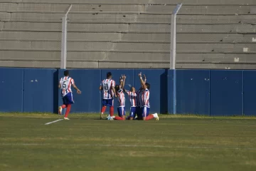 Peñarol goleó a Estudiantes en San Luis