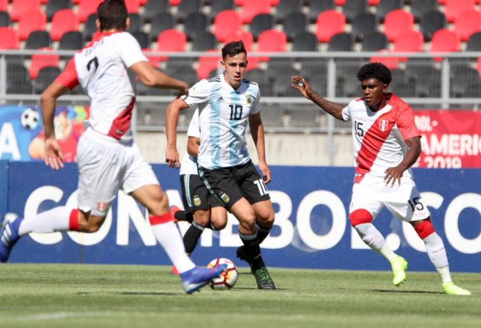 La Selección Sub 20 derrotó a Perú sobre la hora y se metió en el hexagonal final