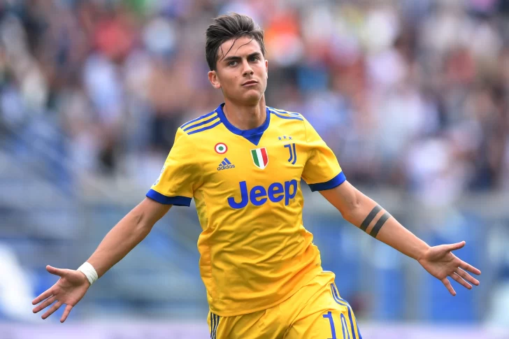 Dybala marcó tres golazos y llevó a Juventus a la cima