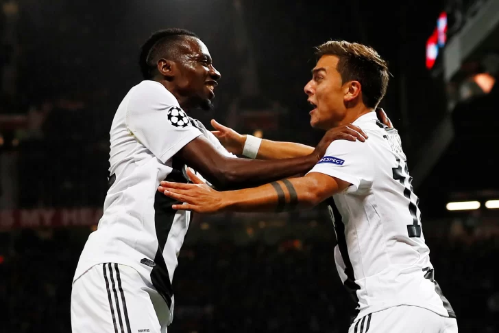 Juventus derrotó al Manchester United a domicilio con gol de Dybala