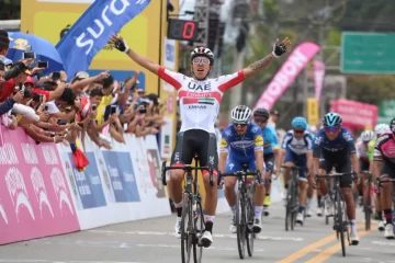 Molano ganó la tercera etapa y Urán recuperó la malla líder