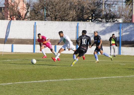 Domingo negro para Desamparados y Peñarol: ambos perdieron por goleada