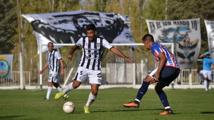 Leandro Espejo comandó la remontada y el triunfo de Peñarol sobre  Cipolletti