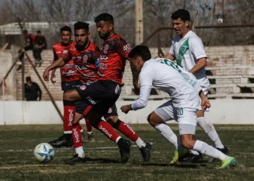 Desamparados no pudo sostener la ventaja y perdió en su visita a Huracán Las Heras