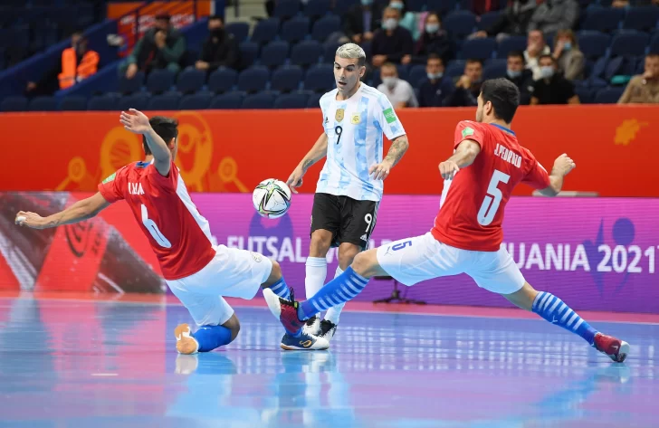 Argentina goleó a Paraguay y jugará contra Rusia en los cuartos del Mundial