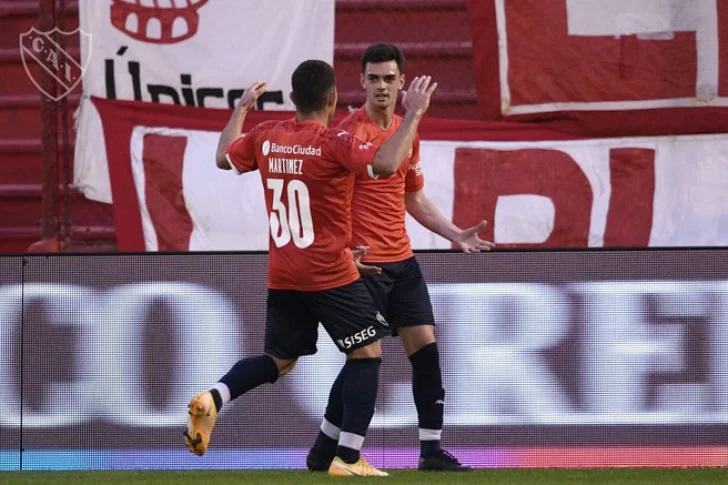 Independiente derrotó a Huracán y se metió en puestos de vanguardia