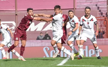 Newell’s sorprendió a Lanús y lo bajó de la punta del campeonato