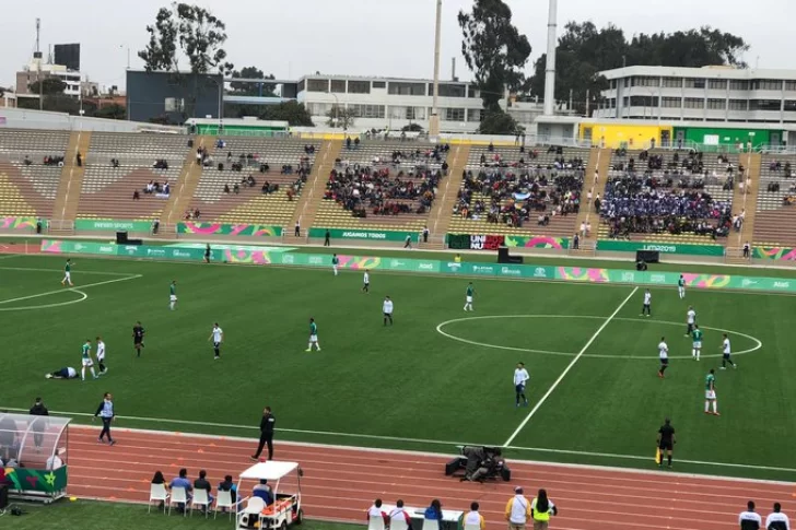 El seleccionado masculino de fútbol perdió con México en su segunda presentación