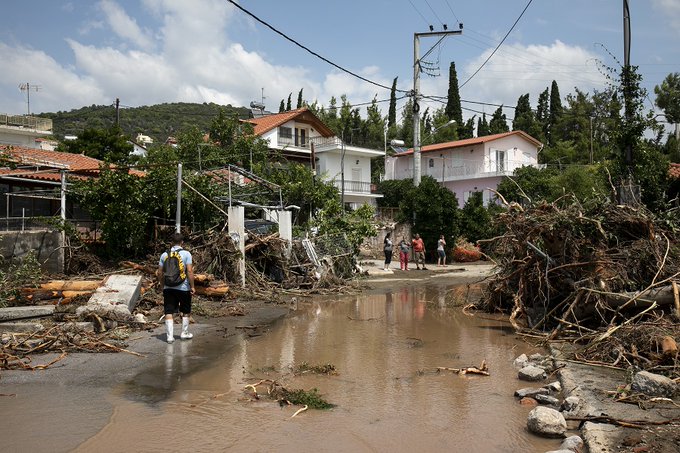 [FOTOS] Al menos 7 muertos y un desaparecido por las fuertes lluvias en el Sureste de Grecia