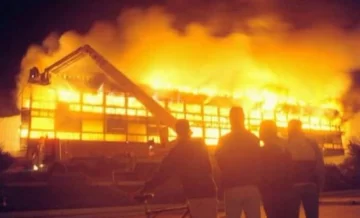 Se incendió el histórico casino de Necochea