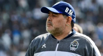 La salud de Maradona: “Está bien de ánimo y la idea es que siga internado un par de días”