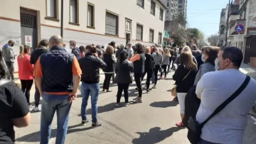 Entregarán números a las personas que a las 18 estén en la filas para votar en CABA