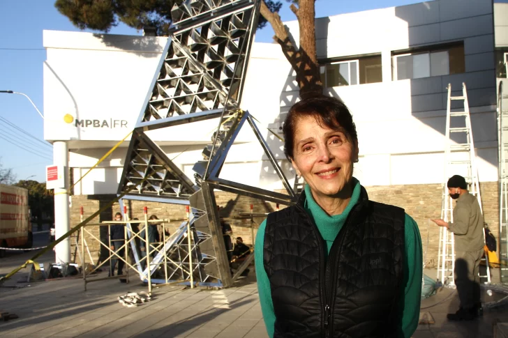 [FOTOS] Comenzó la instalación de la imponente escultura ‘Caleidoscopio’