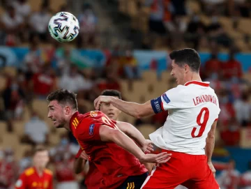 Lewandowski amargó a España, que no pasó del empate con Polonia