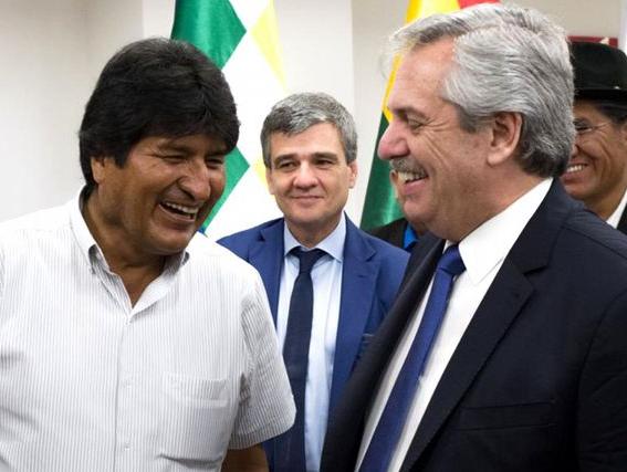 Evo Morales llegó a la Argentina anoche en calidad de refugiado