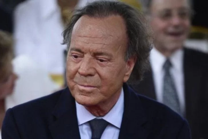 Julio Iglesias habló sobre su salud y explicó por qué tiene problemas para caminar