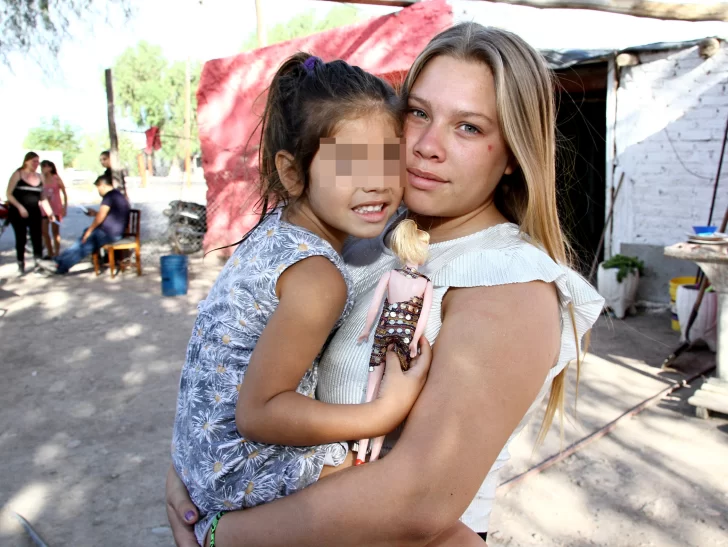 Una pericia para saber si está o no en su juicio la mujer que se robó a una nena