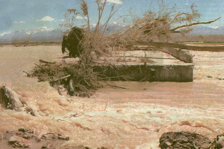 A 15 años del desastre natural que provocó el colapso de una laguna y arrasó con todo