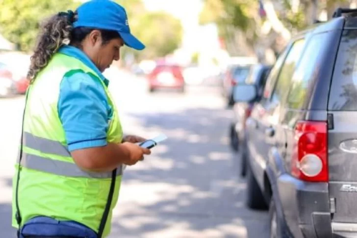 Hay quejas de comerciantes por el proyecto de estacionamiento medido en Rawson