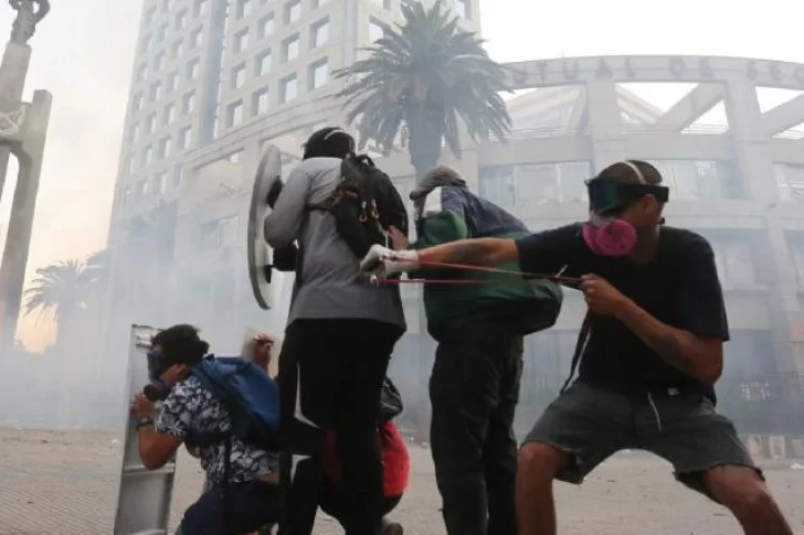 Destrozos y heridos en la primera protesta del 2020 en Chile