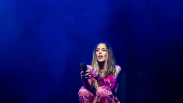 VIDEO: el insólito momento que vivió Tini Stoessel en pleno show