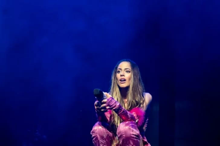 VIDEO: el insólito momento que vivió Tini Stoessel en pleno show