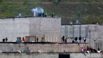 Más de 115 muertos en una pelea entre bandas en una cárcel de Guayaquil