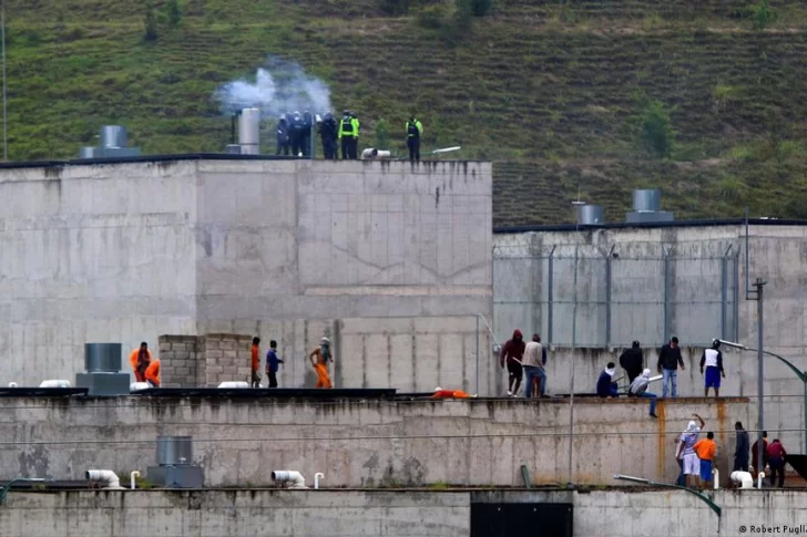 Más de 115 muertos en una pelea entre bandas en una cárcel de Guayaquil