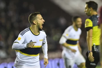 Boca ganó con un gol de Benedetto en el final y se trepó a lo más alto