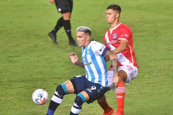 Argentinos Juniors venció a Racing en el estadio Diego Maradona