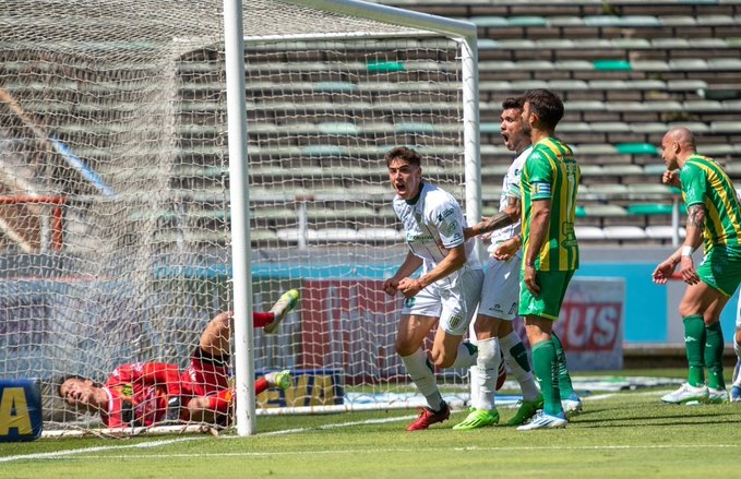 Aldosivi perdió con Banfield y es el primer descendido de la Liga Profesional