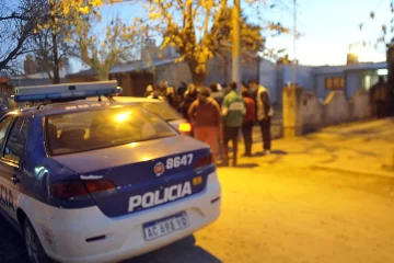 Femicidio en pleno centro conmueve a Villa La Angostura