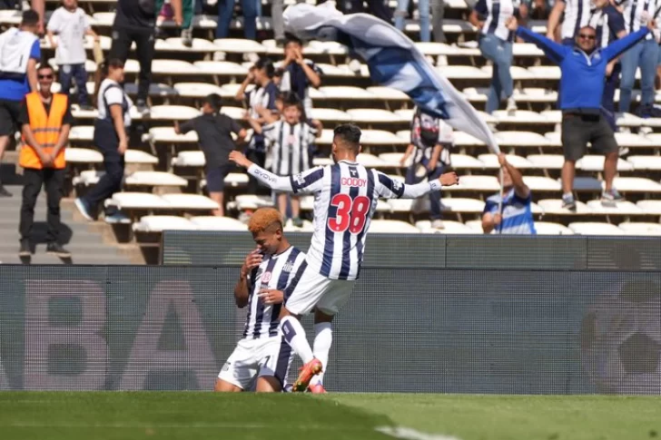 Talleres aprovechó sus chances y se quedó con un claro triunfo ante Godoy Cruz