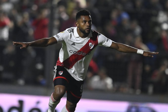 Borja le dio la victoria a River y sigue subiendo en la tabla