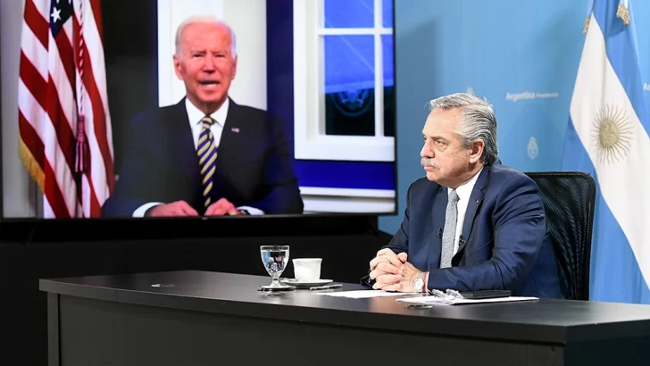 Fernández pidió a Biden extender plazos de la deuda ante el estrés sanitario y ecológico