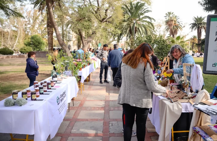 Una feria al aire libre para buscar el regalo para los papás