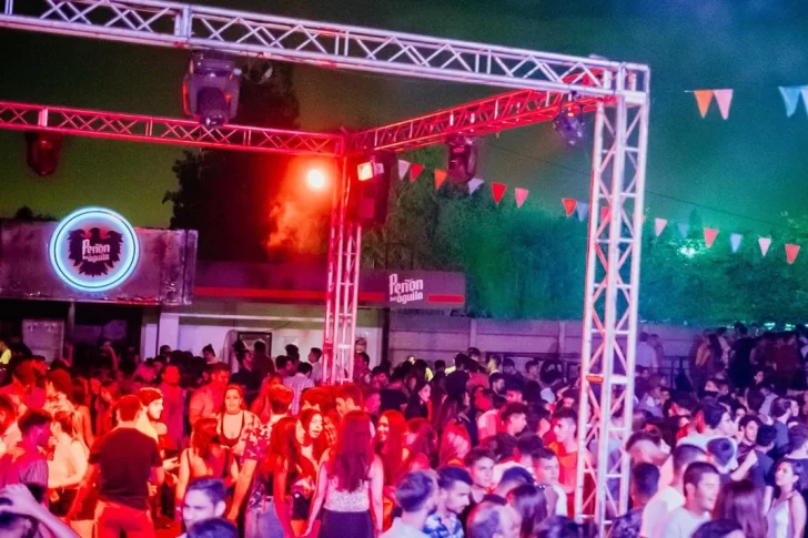 Se viene un festival de rock con bandas en vivo y carros de  comida y tragos