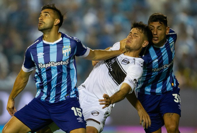 Atlético Tucumán recuperó la punta al superar a Platense