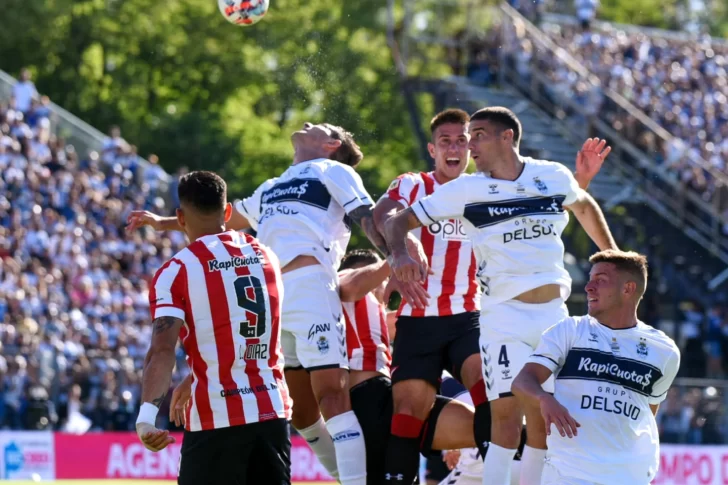 Gimnasia y Estudiantes quedaron a mano en un clásico espectacular