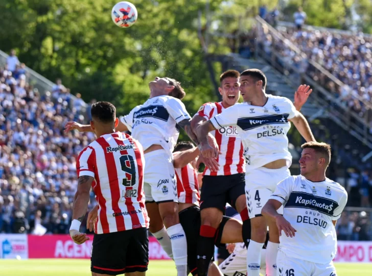 Gimnasia y Estudiantes quedaron a mano en un clásico espectacular