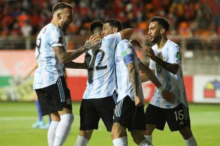 Con goles de Di María y Martínez, Argentina le ganó a Chile