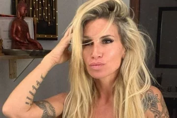 La foto hot que subió Flor Peña en honor al Dibu Martínez: “Quedé re manija, mirá como te como”