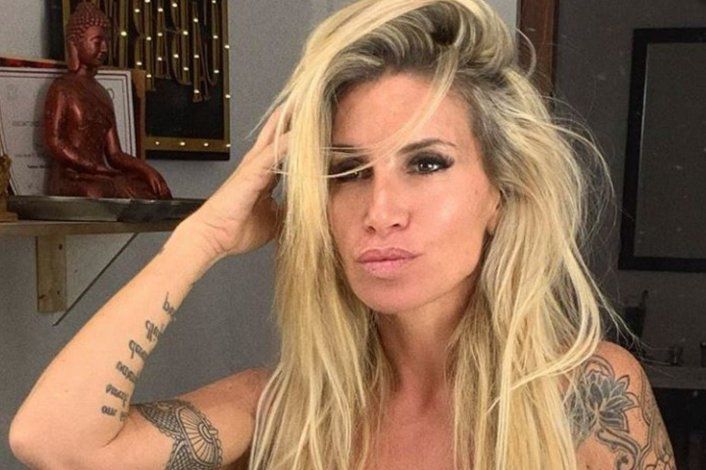 La foto hot que subió Flor Peña en honor al Dibu Martínez: “Quedé re manija, mirá como te como”