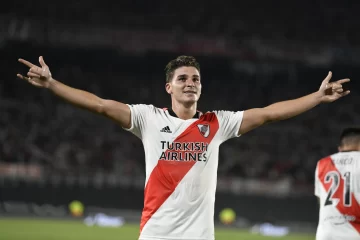 River se recuperó y goleó a Patronato con un triplete de Álvarez y un gol de Quintero