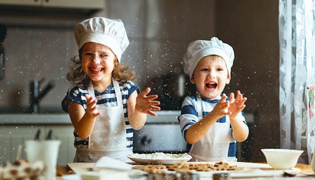 Tres postres fáciles sin horno para hacer con los niños en casa