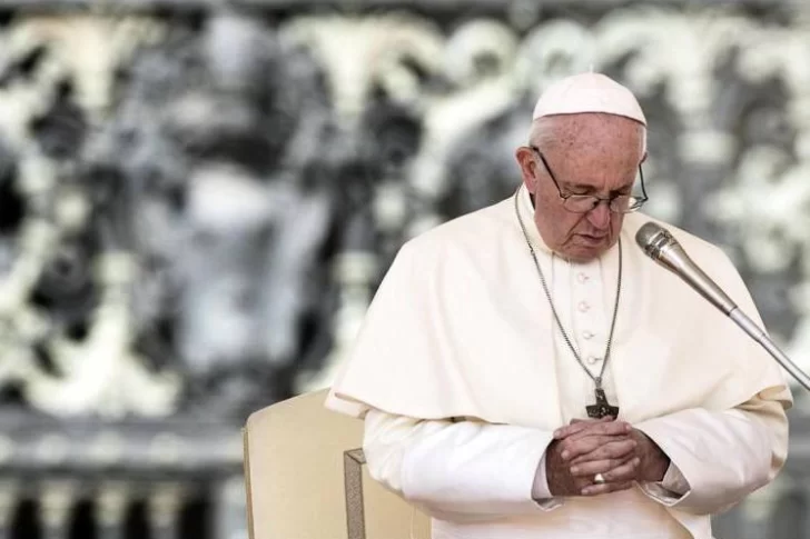 Francisco pidió “que cese la violencia” tras el ataque en la iglesia de Francia