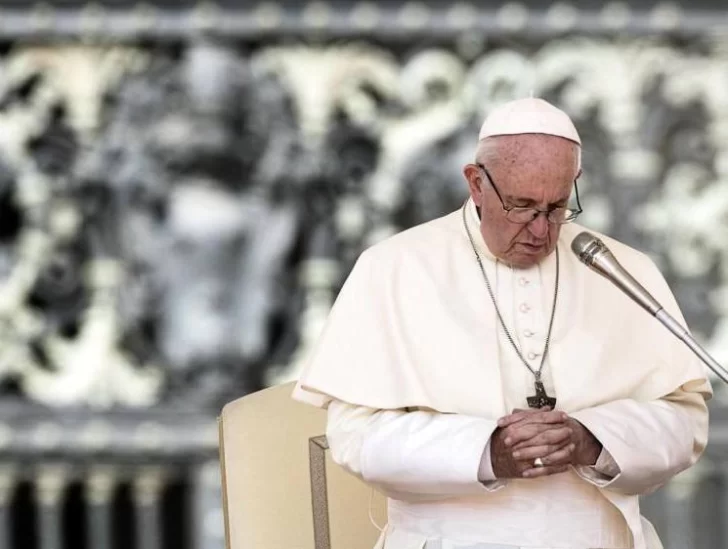 Francisco pidió “que cese la violencia” tras el ataque en la iglesia de Francia