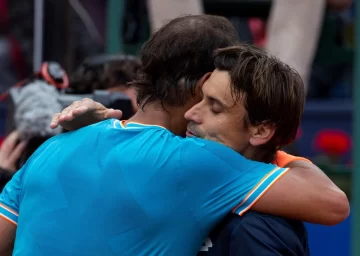 Ferrer perdió ante Rafael Nadal y fue despedido con una ovación