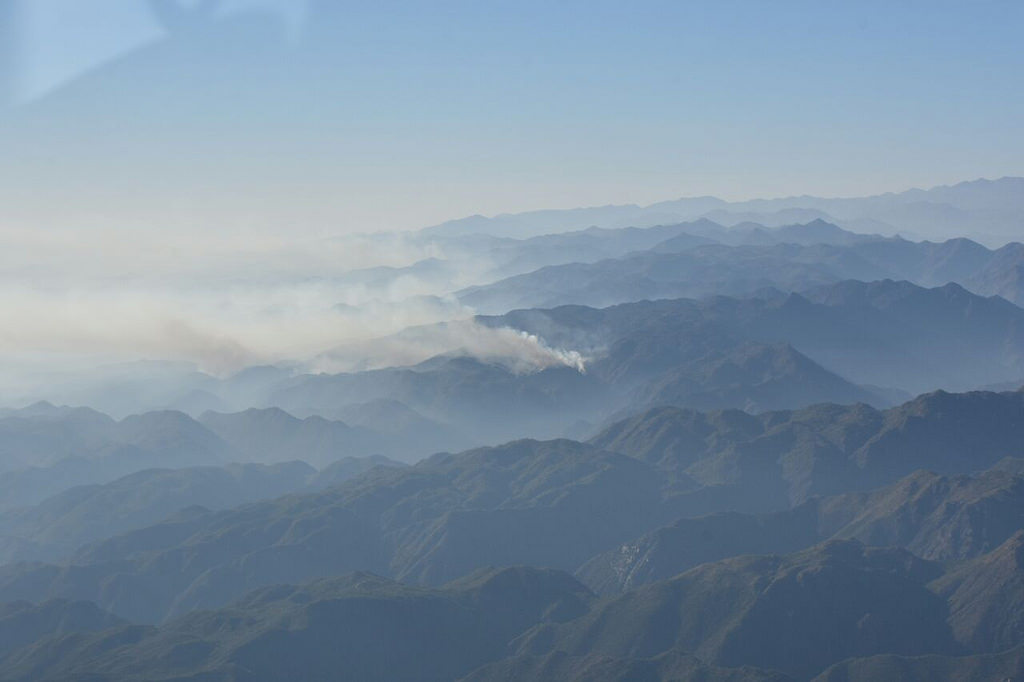 El fuego no cesa en la Patagonia: combaten otro incendio en Cholila