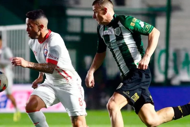 De penal, Argentinos consiguió un agónico empate ante Banfield